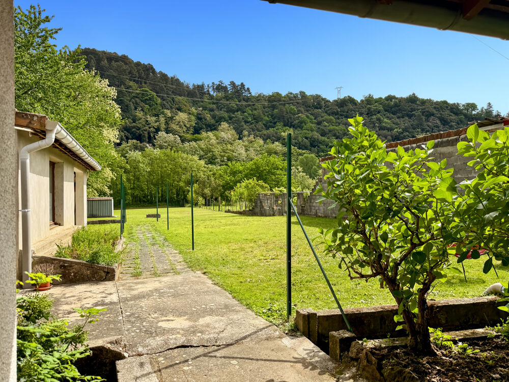 Belle Maison des Années 50 avec 2 grands Logements Terrain Plat Arboré 1 800 m2