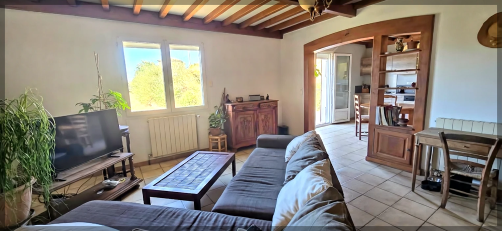 Vente Propriété/Château SAINT-MICHEL-DE-CHABRILLANOUX   PROPRIÉTÉ AVEC DEUX HABITATIONS, DÉPENDANCES ET PLUS DE 15 000 M2 DE TERRAIN St michel de chabrillanoux