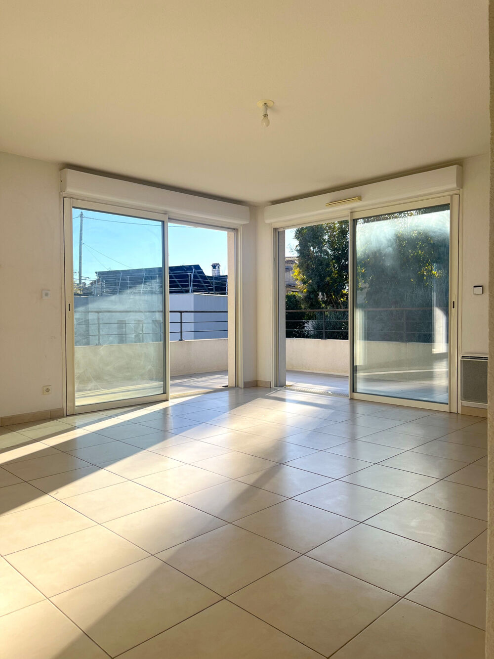 APPARTEMENT AVEC GARAGE PARKING ET VUE MER