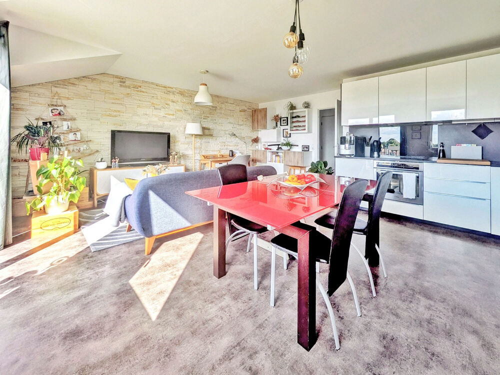 Appartement 4P récent en dernier étage (ascenseur) proche toutes commodités