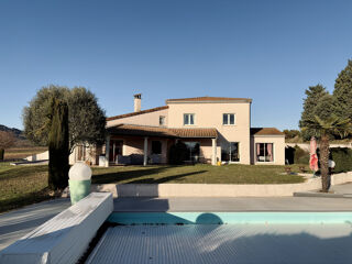  Maison � vendre 8 pi�ces 220 m�