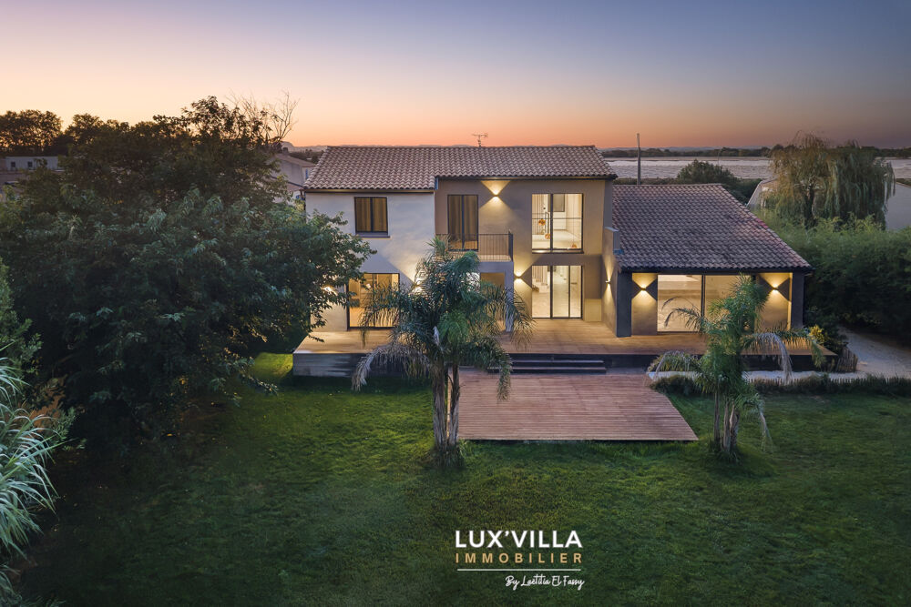 VILLA CONTEMPORAINE AVEC GRAND TERRAIN