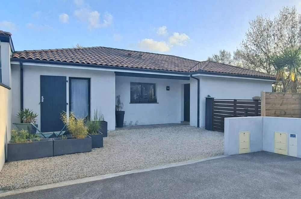 Vente Maison Elégante maison T4 récente avec Piscine en centre bourg Léon Leon