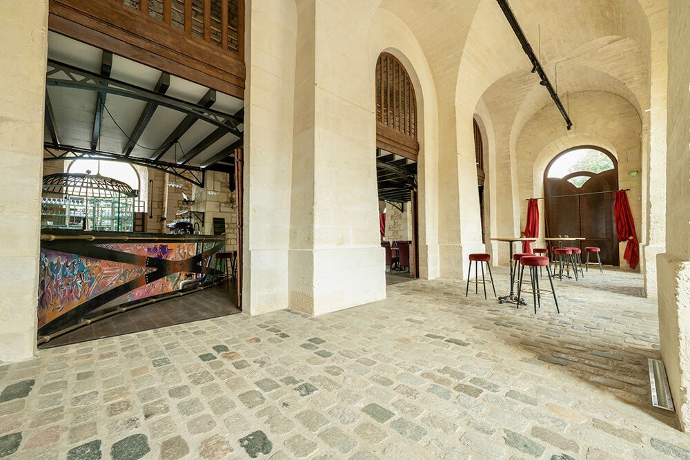 Vente Immeuble � vendre 3023750 � � Rochefort (17) : immeuble de 2000m2 Rochefort