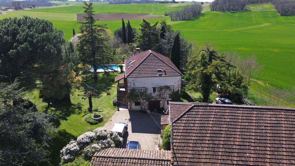 Vente Propriété/Château Maison avec 5 chambres, gite, dependants, 3 hectares et piscine Castelsagrat