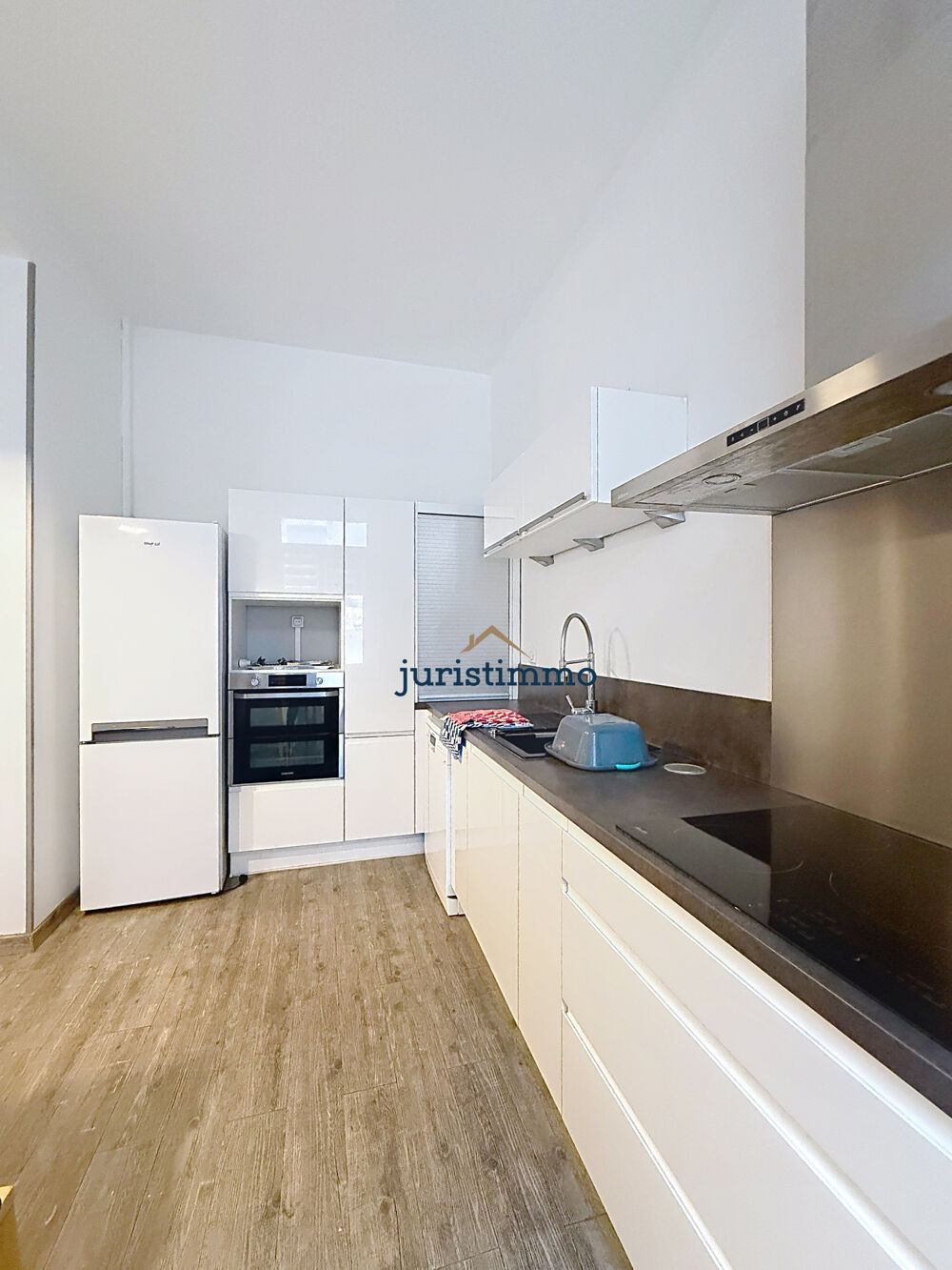 BEL APPARTEMENT HAUSMANIEN LUMINEUX DE 158M2 AVEC TERRASSE COUVERTE
