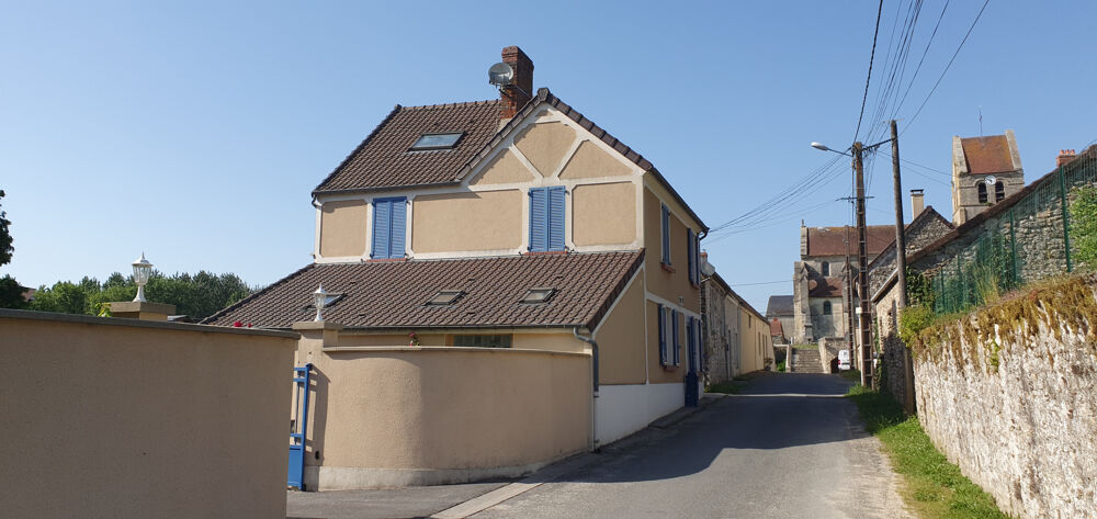 MAISON FAMILIALE AVEC GRAND TERRAIN