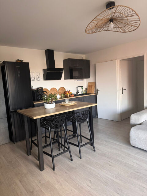   BRS - T3 avec terrasse Appartement - 2 pi�ce(s) - 55 m�