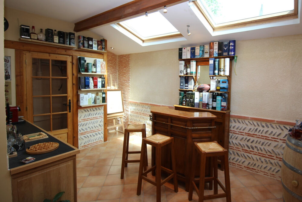 Vente Maison 9 pièces 232 m² - Plus