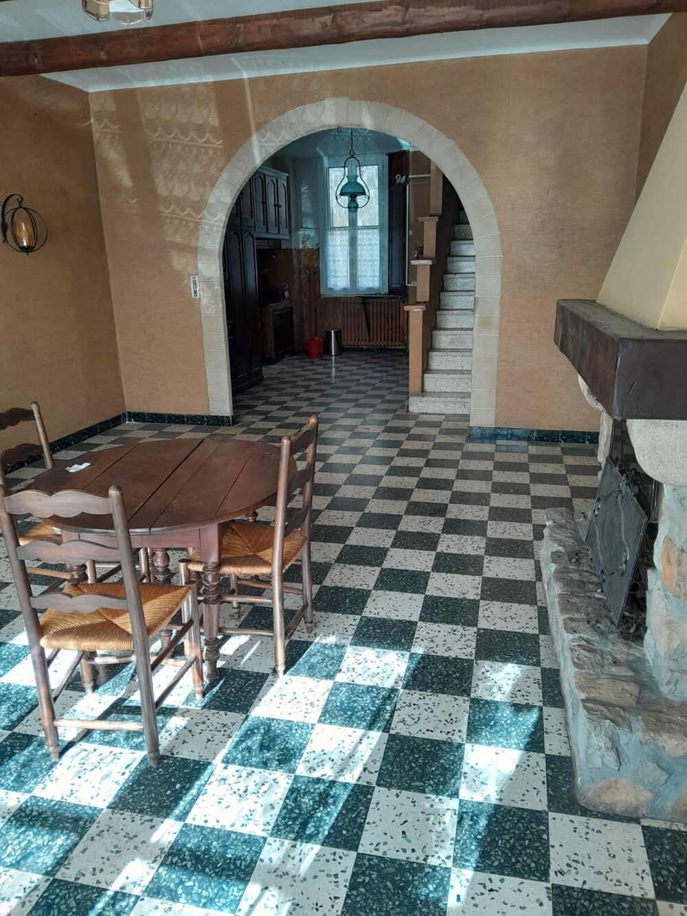 À Vendre : Maison Authentique à Rénover au Coeur de Piolenc (Vaucluse)