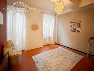  Immeuble � vendre 11 pi�ces 219 m�