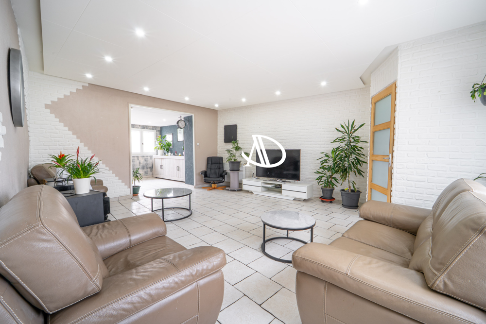 Vente Maison MAISON FAMILIALE 5 CHAMBRES + BUREAU+ JARDIN+ CAVE Harnes