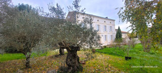 Vente Maison 9 pièces 252 m², Saintes