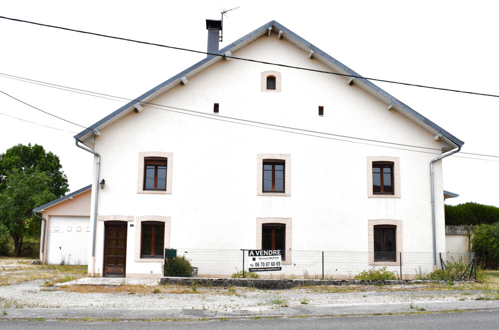 ANCIENNE FERME DE CARACTERE ENTRE PONTARLIER et BESANCON PROCHE FRONTIERE SUISSE