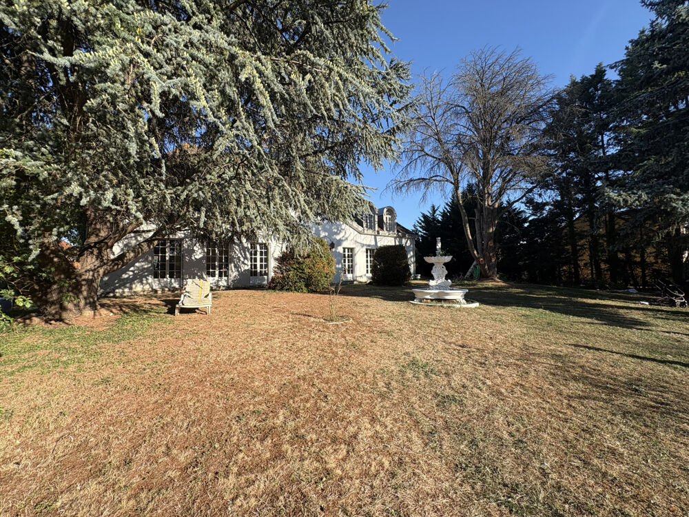 Vente Maison Roissy en Brie - Maison de 12 pièces dont 9 chambres de 367 m2 sur un terrain de 1550 m2 - Sous-sol total et c Roissy en brie