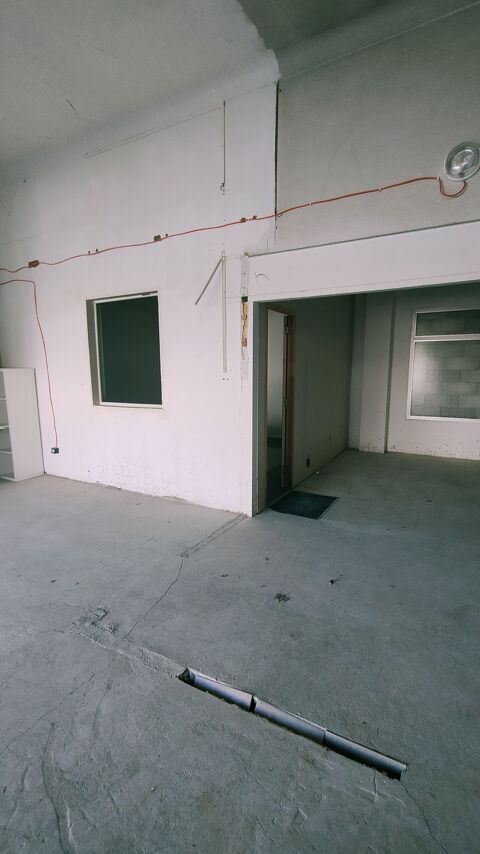 Local entrepot 80 m2 centre-ville Draguignan 695 83300 Draguignan