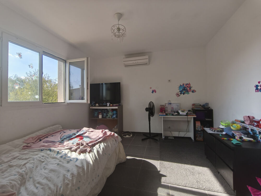 Vente Maison Villa T4 mitoyenne en R+1 de 103m2 avec exterieurs St pargoire