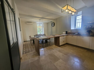  Propri�t�/ch�teau � louer 6 pi�ces 203 m�