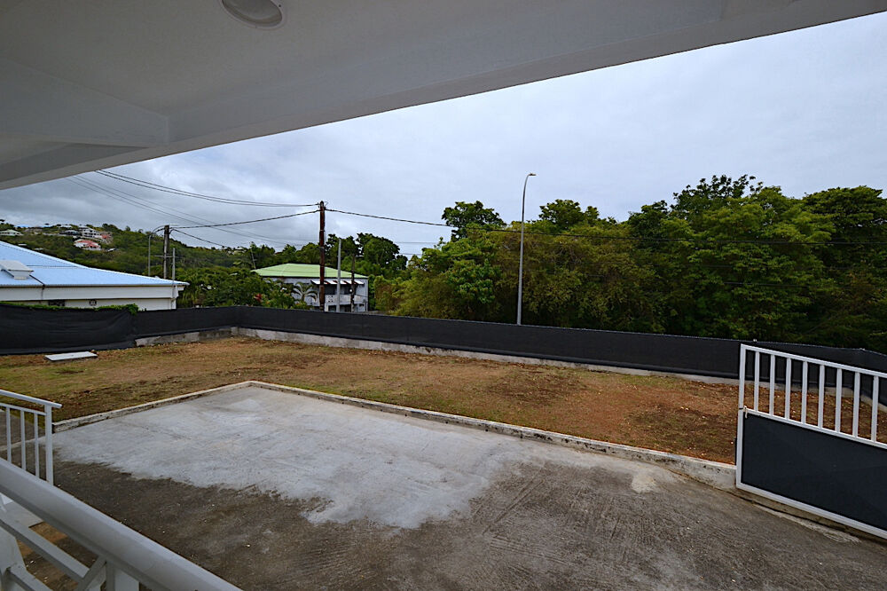 Location Maison Vaste bas de villa T3 Dampierre. Le gosier