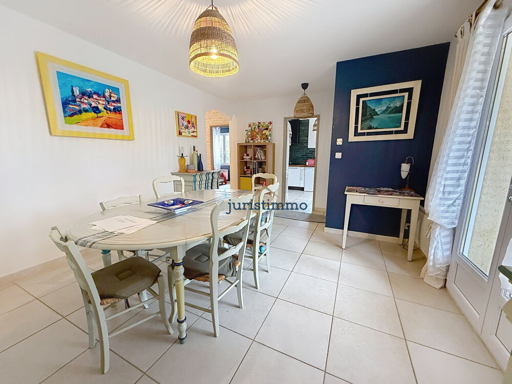 A 1,5 kms du CENTRE VILLE-MAISON DE PLAIN-PIED-3 CHAMBRES-PISCINE-520 m2 DE TERRAIN