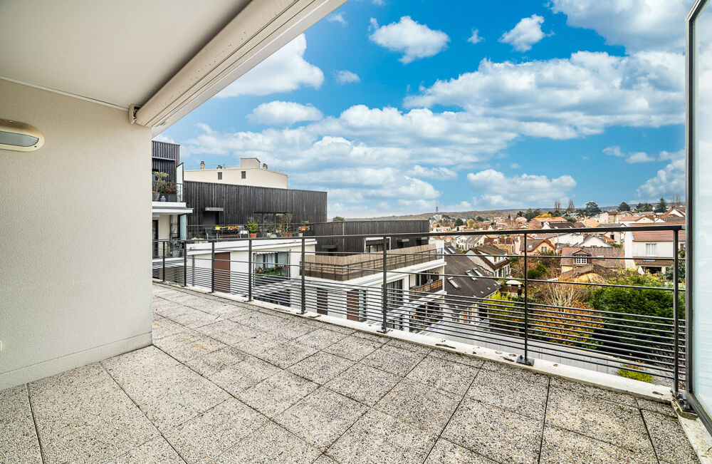 Appartement 113 m2 - 3 chambres - Grande terrasse - Parking