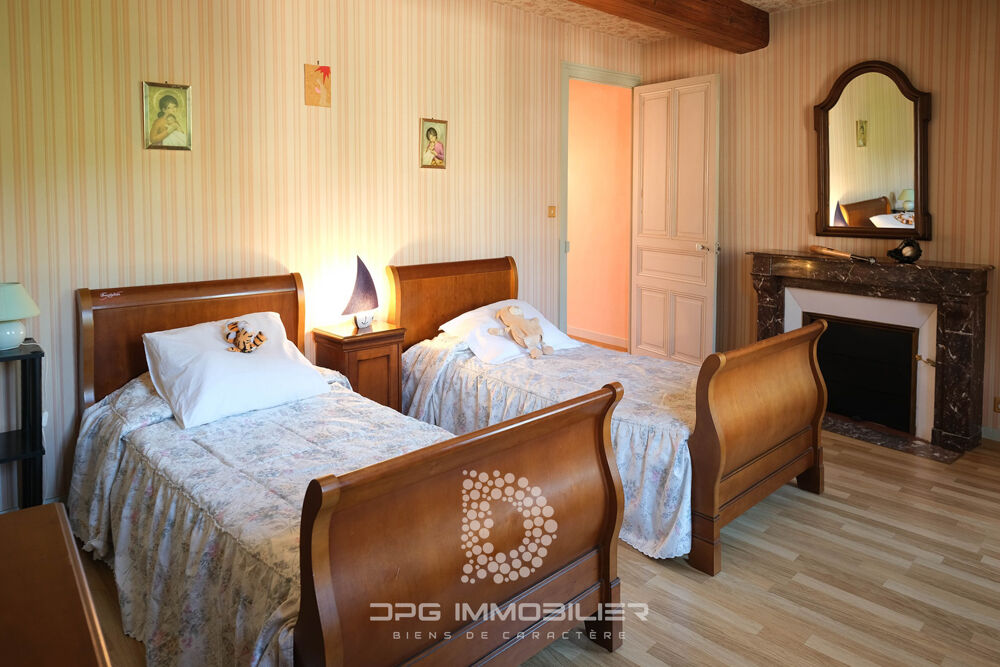 � vendre  Propri�t�/ch�teau La Roche-Vineuse (71960)