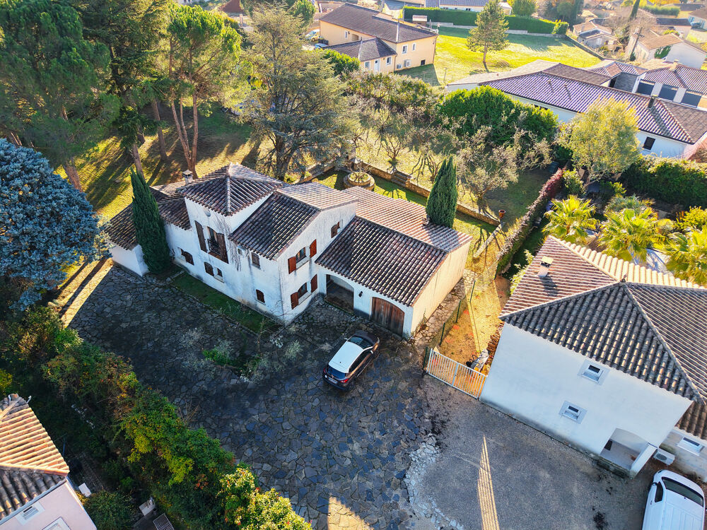 Vente Maison Villa style hacienda T5 avec Terrain paysagé et Piscine Ganges