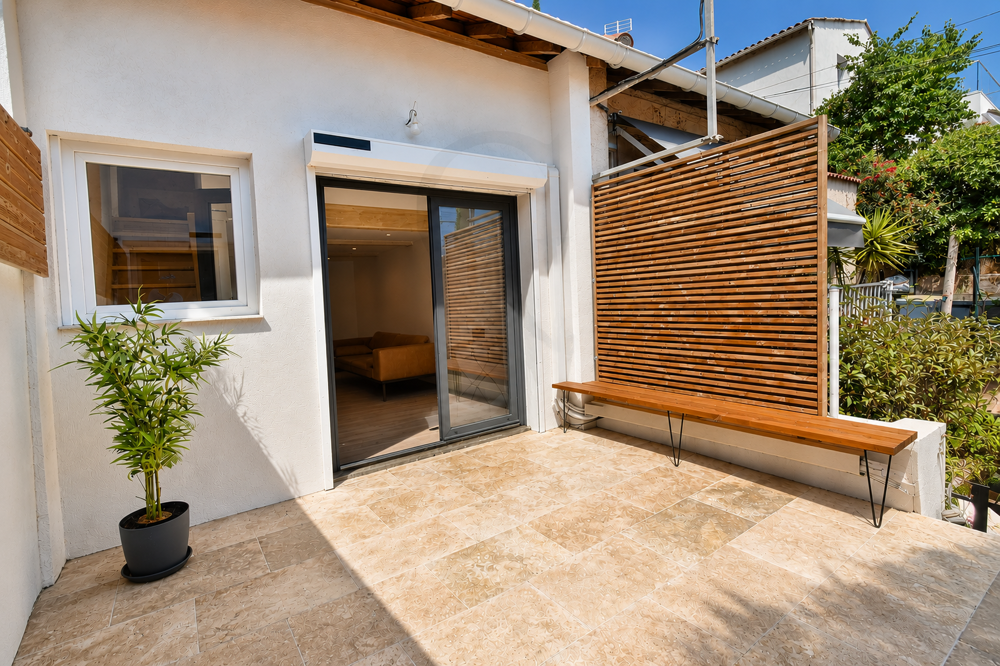 Boulouris Duplex rénové avec terrasse, jardin dépendance place de stationnement