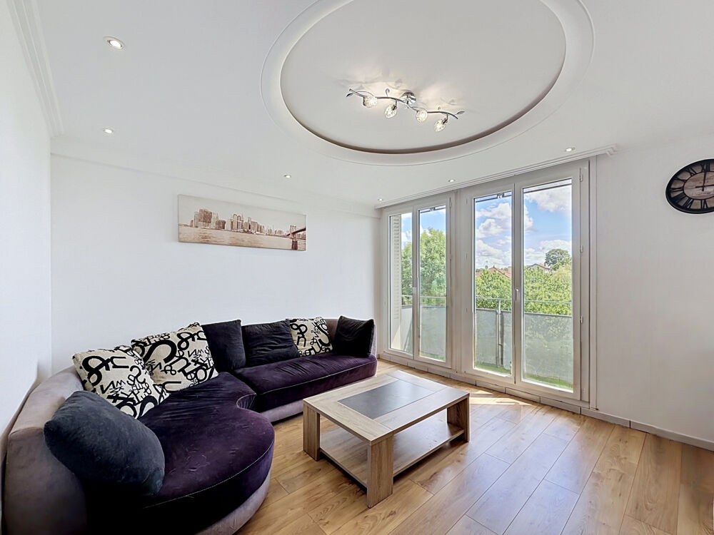 Saint-Priest Appartement T4 de 62 m2 traversant avec balcon