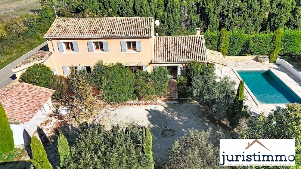 Maison 7 pièces 230 m² · à Travaillan · 230 m² · 498 000 €