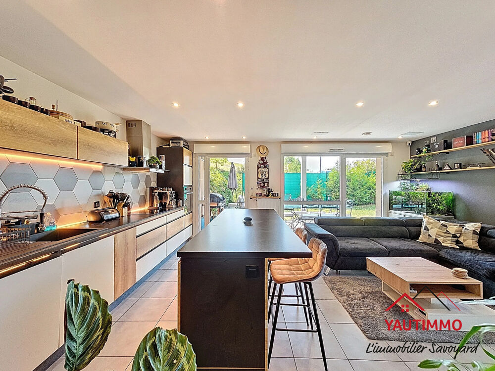 Appartement T3 avec jardin de 130 m2, piscine, garage et domotique Vétraz-Monthoux