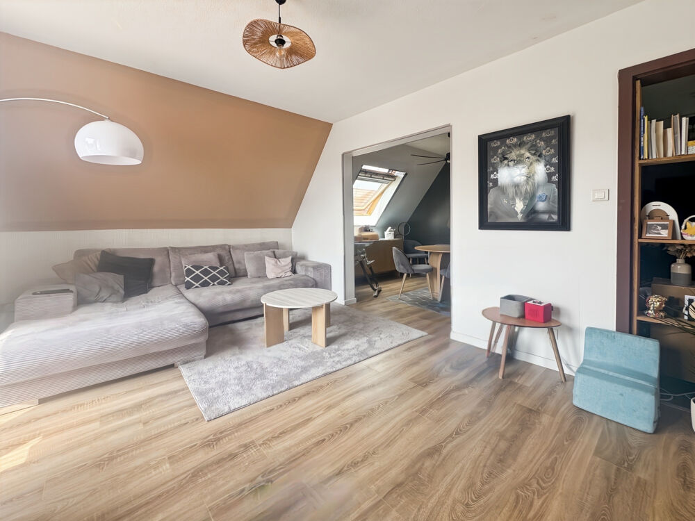 Appartement 4 pièces avec terrasse, deux balcons, garage et cave Erstein