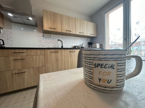   T5 HYPER CENTRE avec stationnement privatif et cave RESIDENCE avec ASCENSEUR Appartement - 5 pi�ce(s) - 91 m�