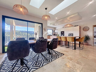  Propri�t�/ch�teau � vendre 8 pi�ces 251 m�