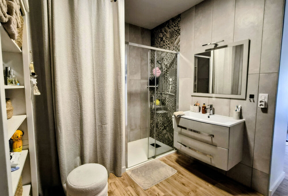 Vente Maison LA ROCHELLE   Élégante maison familiale rénovée à proximité du centre-ville La rochelle