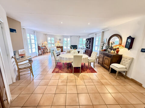   Villa 4 faces T6 de 175m2 avec jardin et garage Maison - 6 pièce(s) - 175 m²