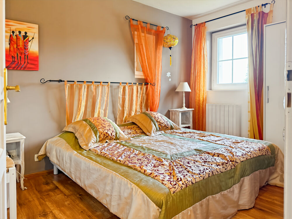  vendre  Proprit/chteau Villeneuve-de-Berg (07170)