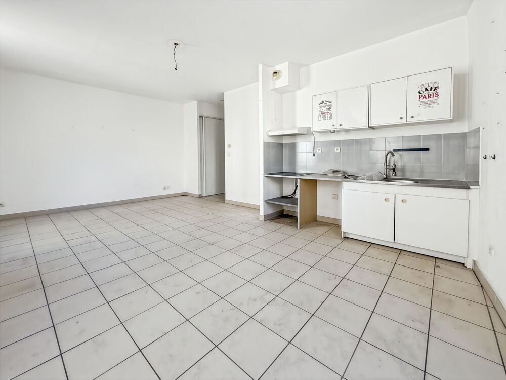 Vente Appartement T2 lumineux place du 4 septembre - 2ème étage Marseille 7