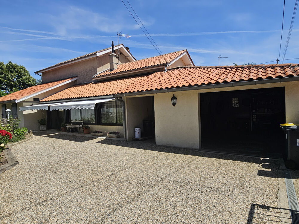 Maison 3 chambres dont 1 en rez de chaussée , jardin et garage