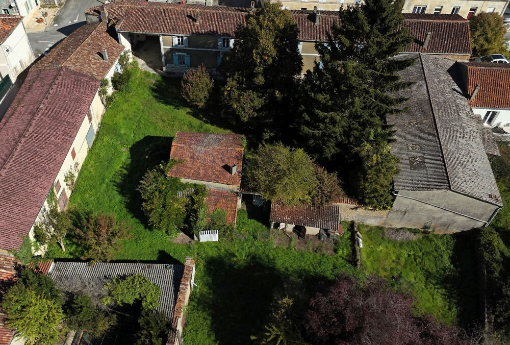 ANCIEN CORPS DE FERME à rénover et transformer sur Ecoyeux
