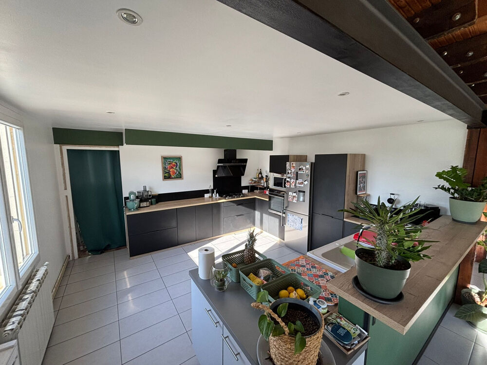 Vente Appartement Grand et bel ensemble immobilier avec garage et terrain de 901 m2 Bollene