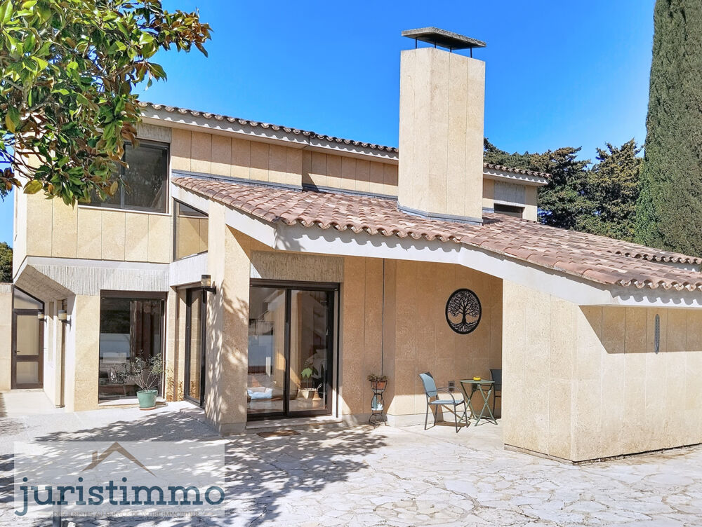 Maison d'architecte, avec garage, piscine et jardin