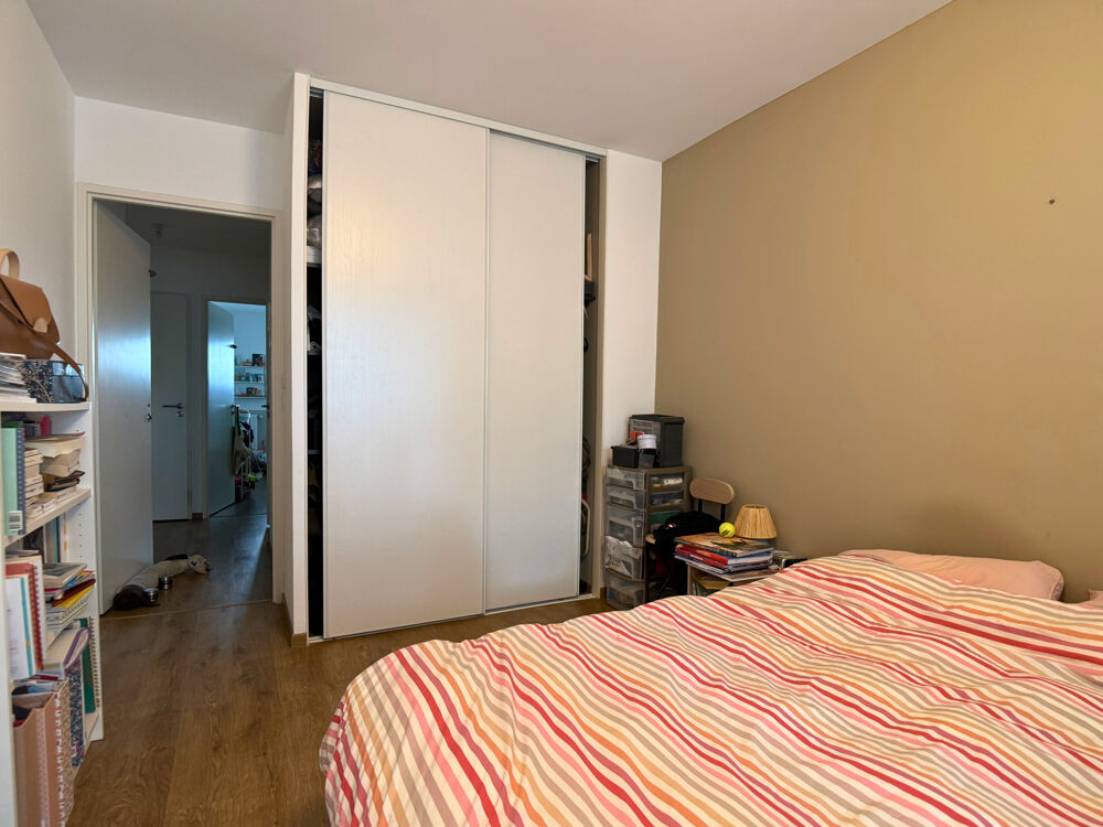 Vente Appartement Appartement T3 récent PMR parkings loggia au coeur de Saint-Hélier calme gare à pied Rennes