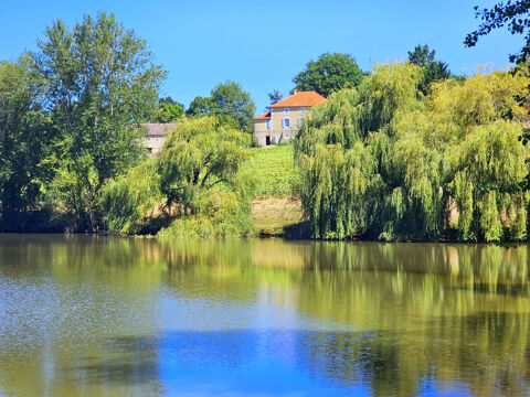   MAGNIFIQUE GRANDE FERME 31 HECTARES VUE DOMINANTE ET LAC - NOMBREUSES D�PENDANCES REDESTINABLES Maison - 6 pi�ce(s) - 122 m�