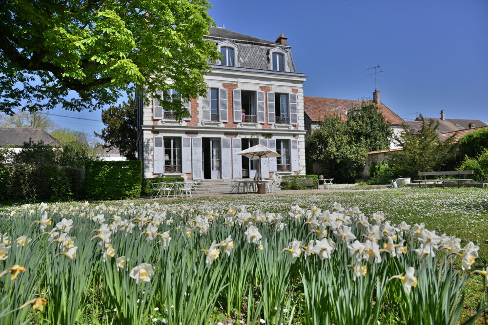 Exclusivité Expertimo Maison de caractére offrant élégance, histoire, prestations raffinées et discrétion a