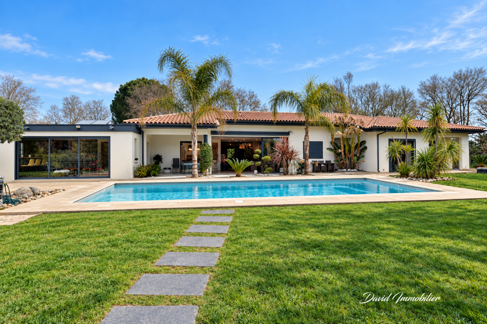 SUPERBE VILLA PLAIN PIED + DÉPENDANCES | LE SOLER (66)