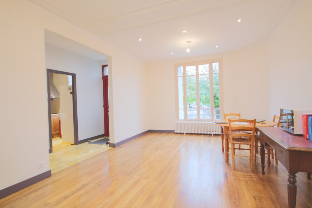 Superbe Meulière 112 m2, 4 chambres, terrain de 884 m2, DPE:C.