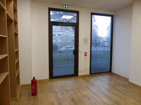 Local commercial tous commerces 25 M2 plain pied 1350 93200 St denis