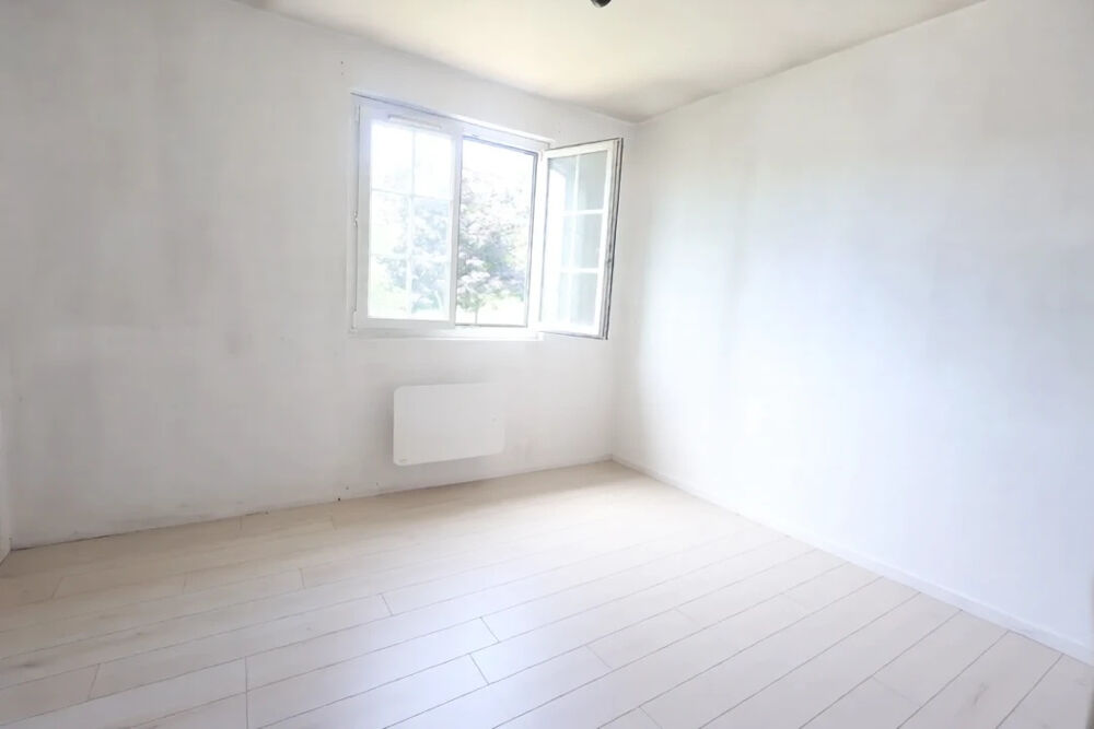 Villepinte Maison familiale avec grand jardin et garage