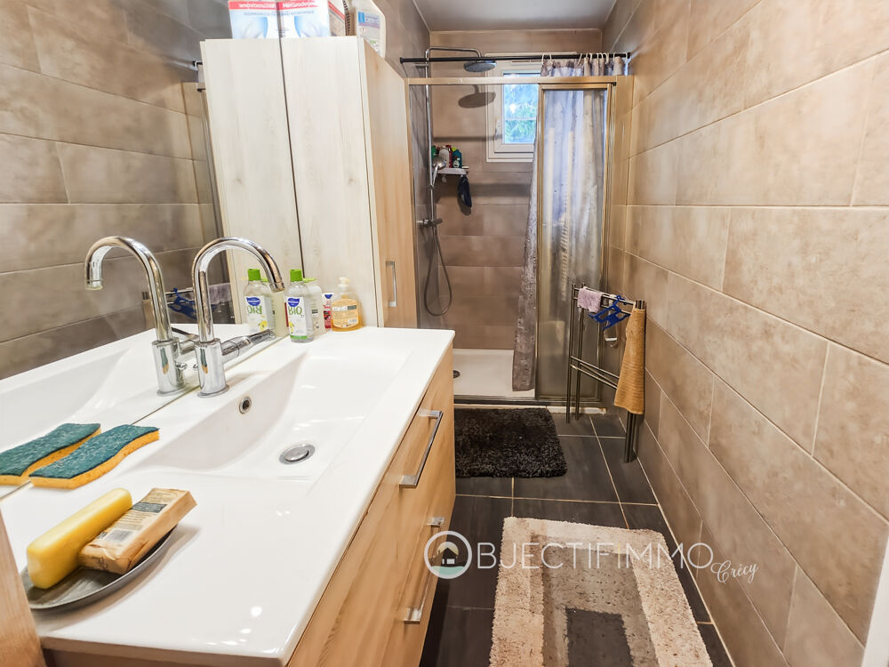 Vente Maison Maison individuelle de plain-pied au bord de l'étang Maisoncelles en brie
